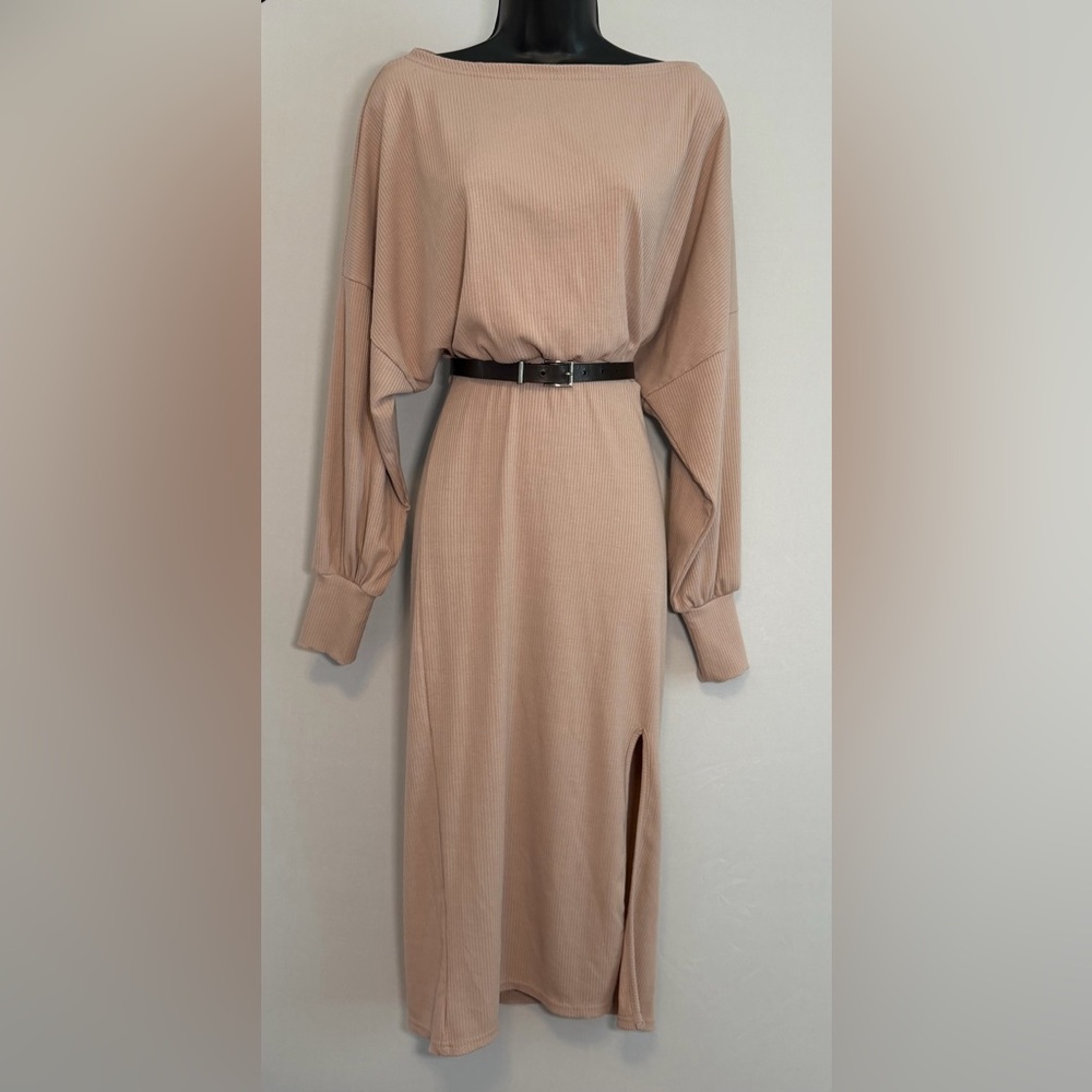 Velvet Torch Los Angeles Small
Ribbed Bodycon Long Sleeve Tan - Picture 5 of 9